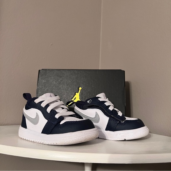 Jordan 1 Low Alt - Picture 4 of 8